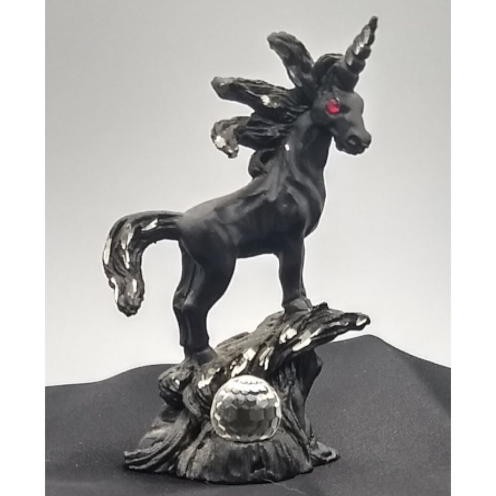 🍀🍀 Black Pewter Diamond Cut Figurine 🍀🍀